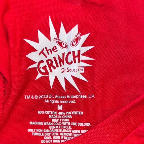 Grinch Christmas Holiday Party Red Graphic T-shirt Size Medium New Unisex M - Picture 9 of 11